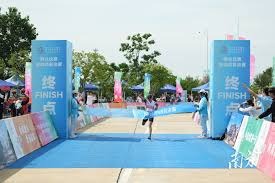 来自约基奇的硬广，199美元的球鞋，自己都不好意思了