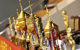 [图]凯恩破门 拜仁2-1斯图加特问鼎德超杯